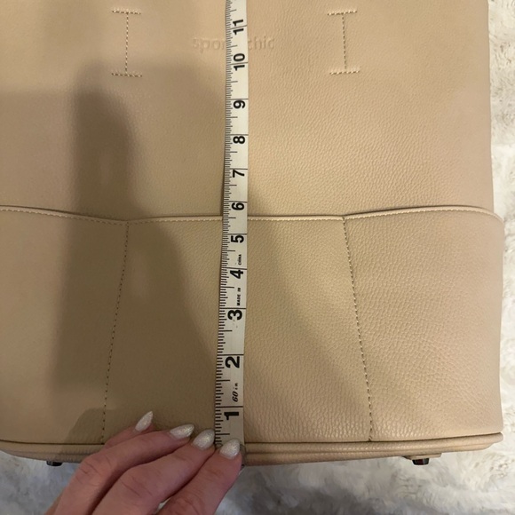 Structured Cream Tote Bag with Outside Pockets - Picture 9 of 10